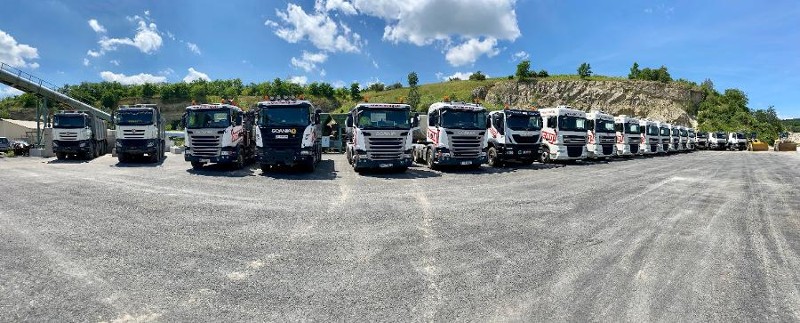 LKW_Flotte_Hengl.jpg