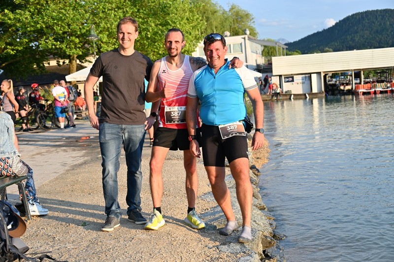 3 Mitarbeitende am Firmen-Triathlon