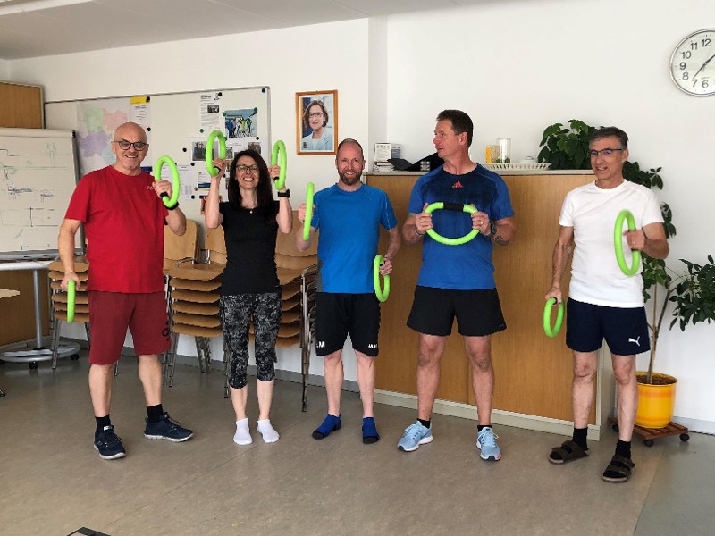 Mitarbeitende bei Smovey Workshop